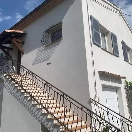 Independant Dans Villa, Entre Et St Raphael *
