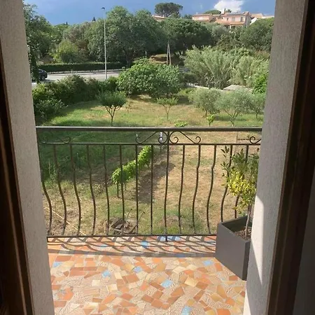 Appartement Indépendant Dans Villa, Entre Et St Raphaël