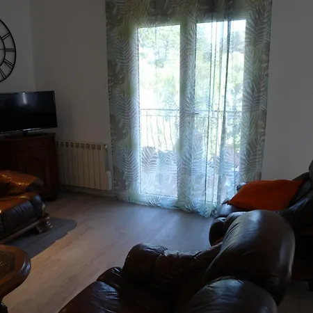 Indépendant Dans Villa, Entre Et St Raphaël Fréjus