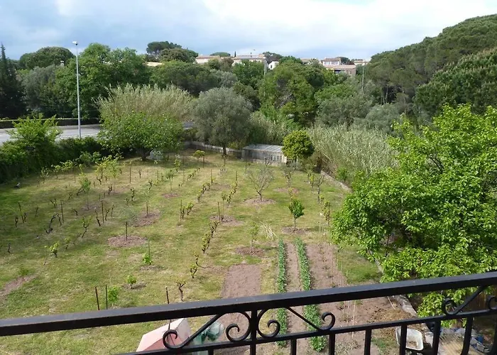 Independant Dans Villa, Entre Et St Raphael Daire