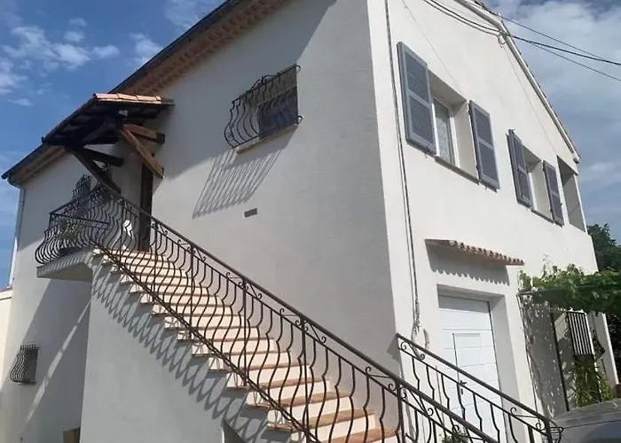 Independant Dans Villa, Entre Et St Raphael *