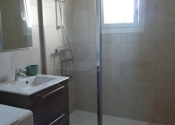 Daire Independant Dans Villa, Entre Et St Raphael Fréjus